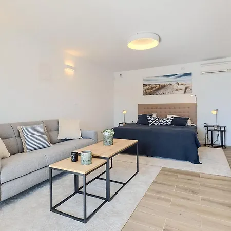 Nelli Holiday home *
