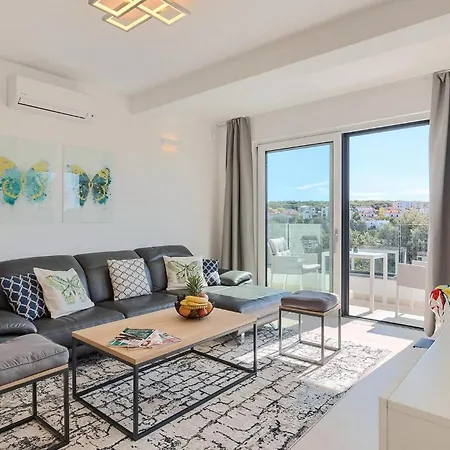 Holiday home Nelli