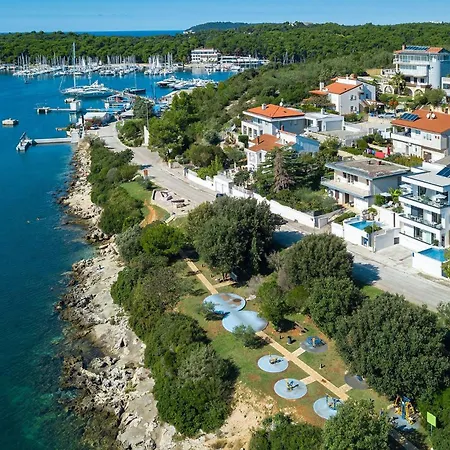 Holiday home Nelli
